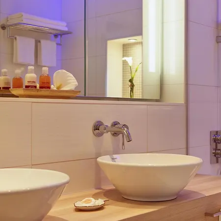 Szálloda Steigenberger Conti Hansa